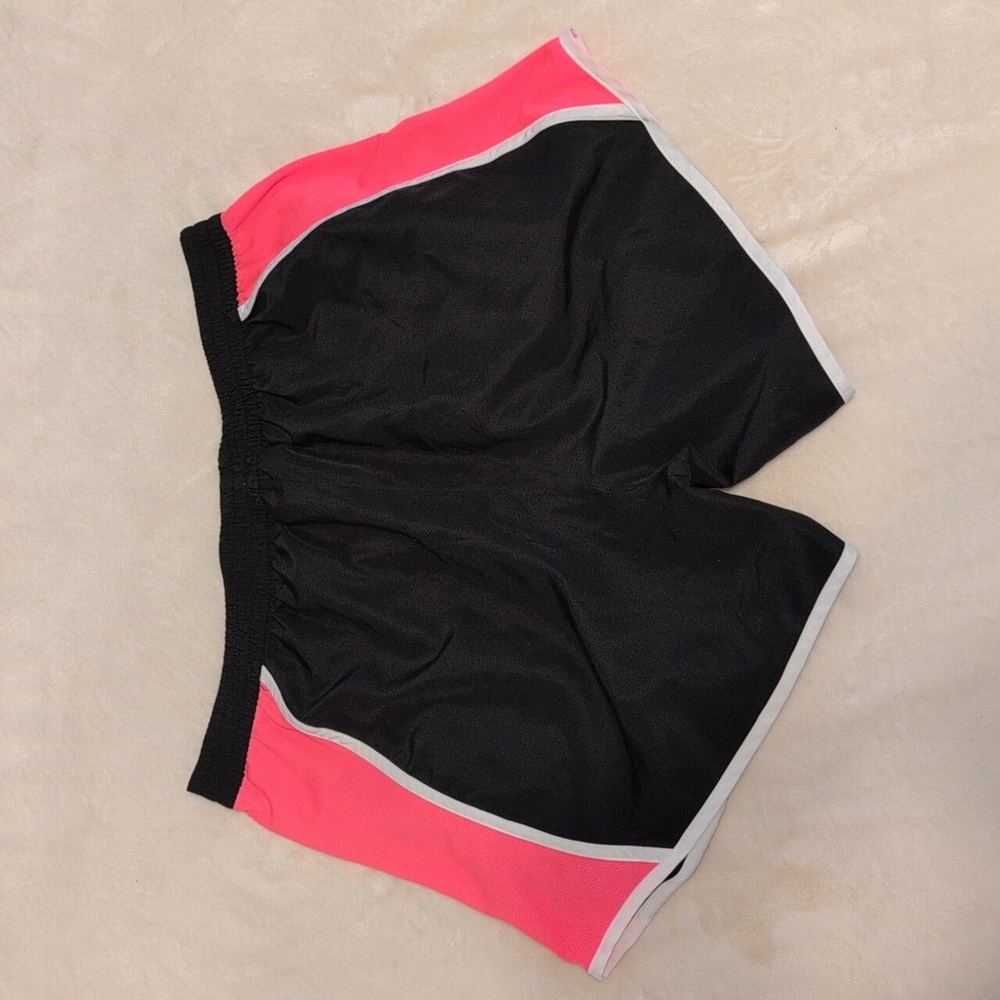Zone Pro Woman's Black and Pink Athletic Shorts Size 1X - Picture 2 of 7